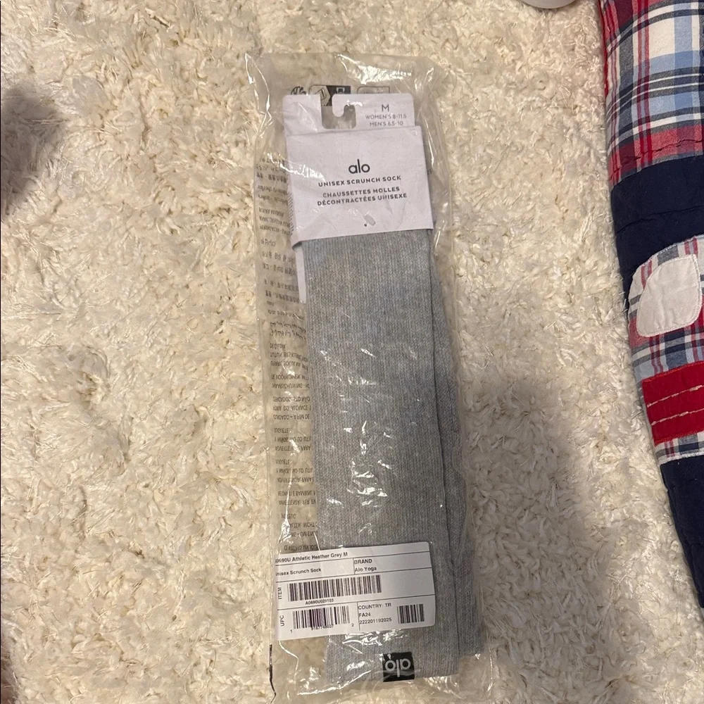 ALO Yoga Scrunch Socks - Light Gray - Picture 2 of 3